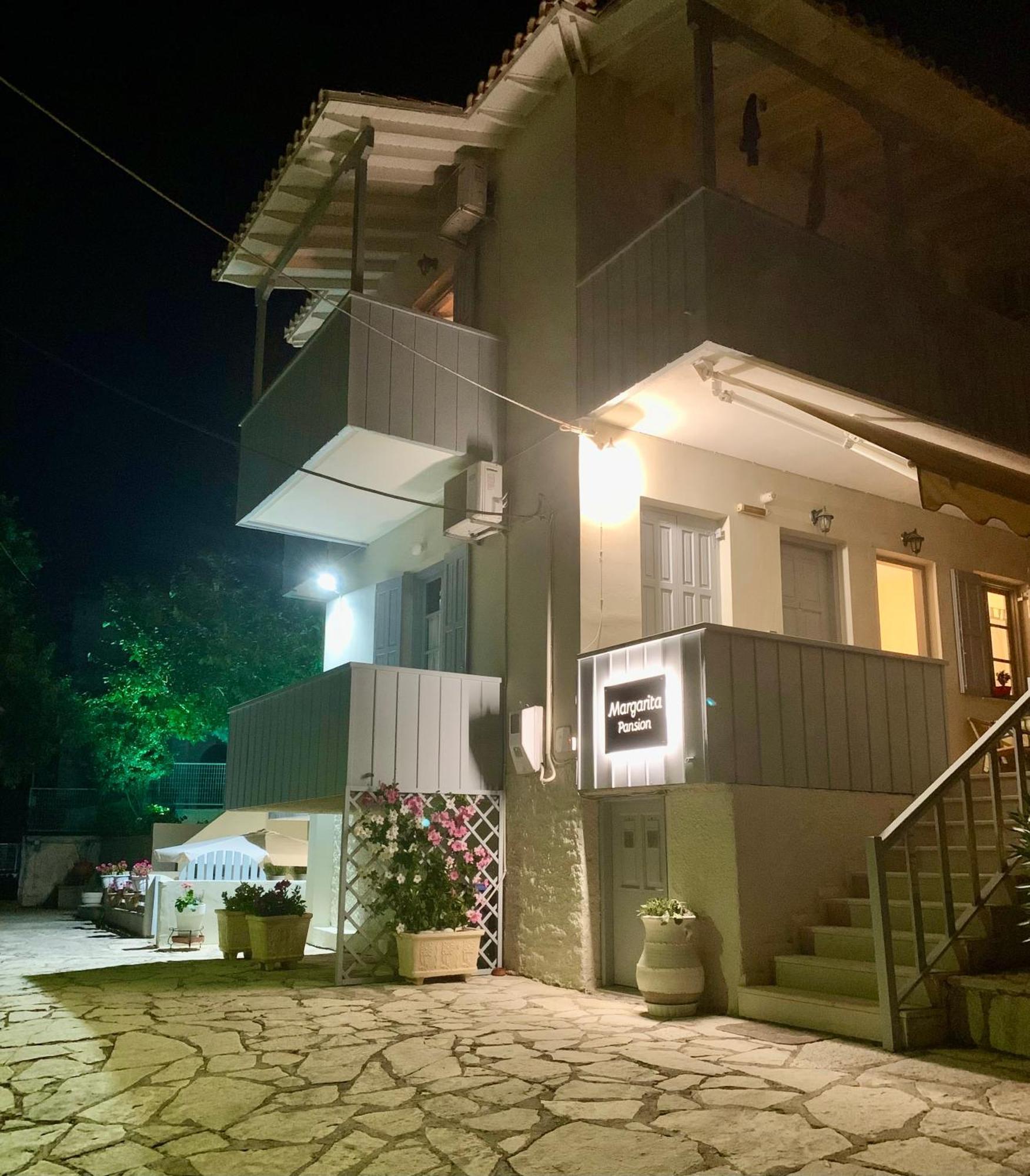 Pansion Margarita Apartment Ayios Nikitas Ngoại thất bức ảnh